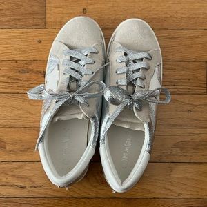 Natural Breeze silver and beige fashion sneakers - size 10